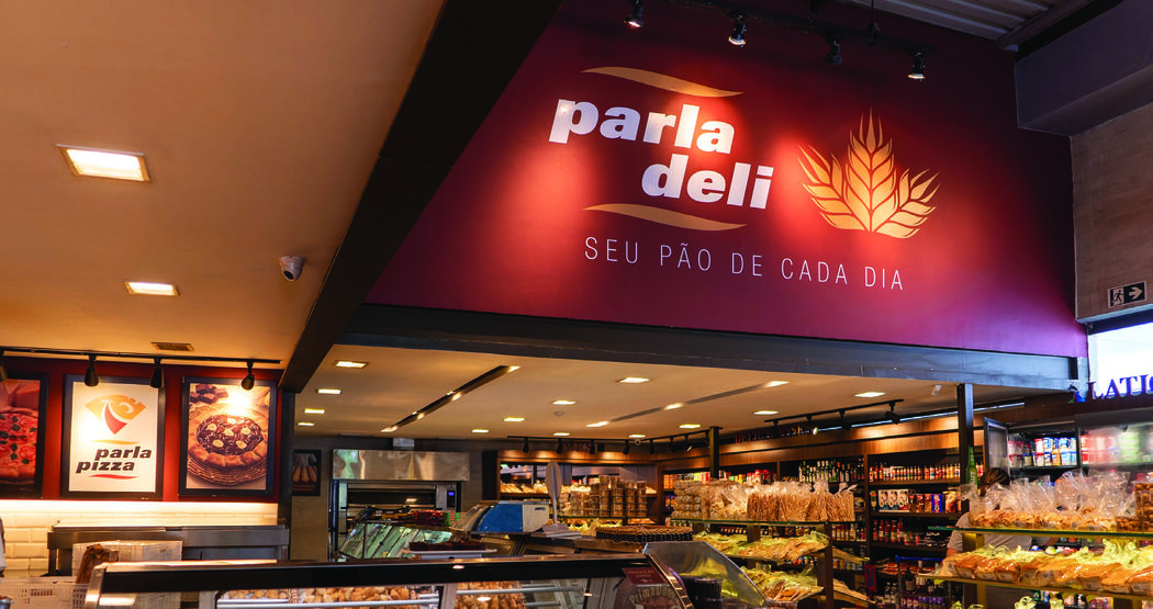 Parla Deli from Brazil scans the world’s first 2D barcode